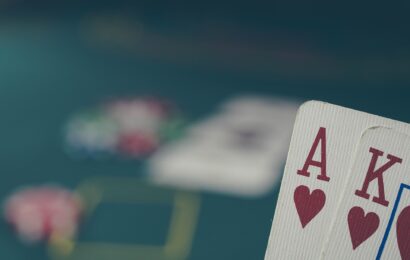 Learn how to play poker and win awards for 플레이포커 머니시세